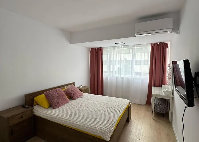 Vibes In Atria 2br Pool Parking Apartman *