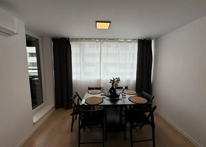 Vibes In Atria 2br Pool Parking