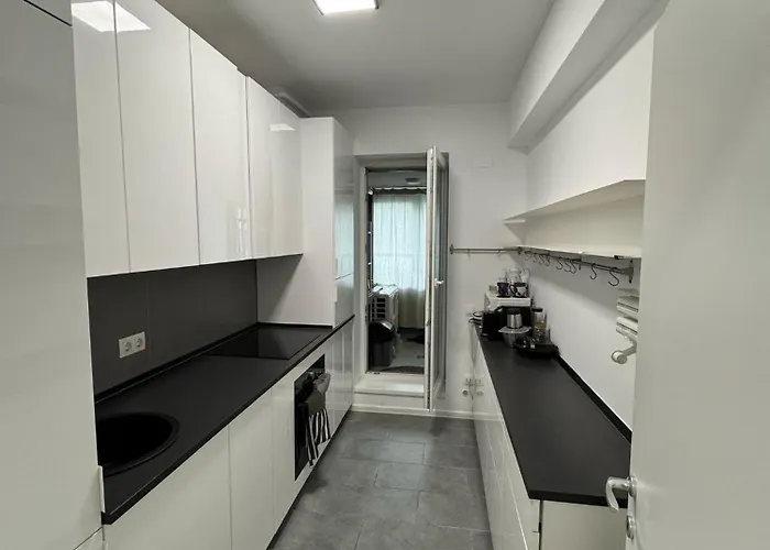 Vibes In Atria 2br Pool Parking * Бухарест