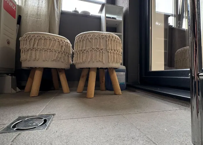 Апартаменти Vibes In Atria 2br Pool Parking *