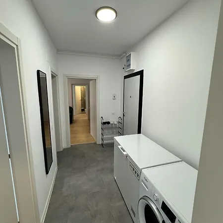 Vibes In Atria 2br Pool Parking Апартаменты *